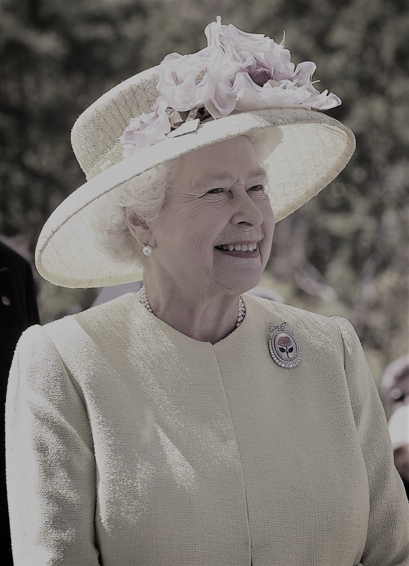 Elton and nation mourn their neighbour Queen Elizabeth II
